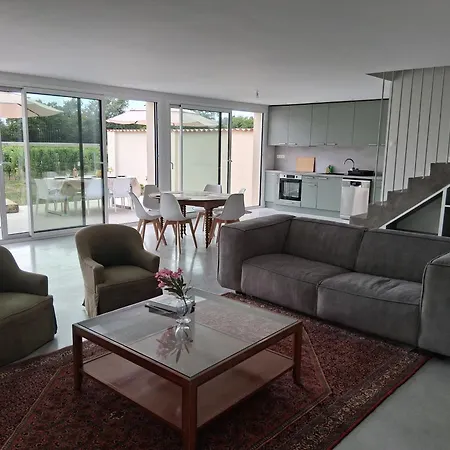 Вилла Maison Le Vergey *